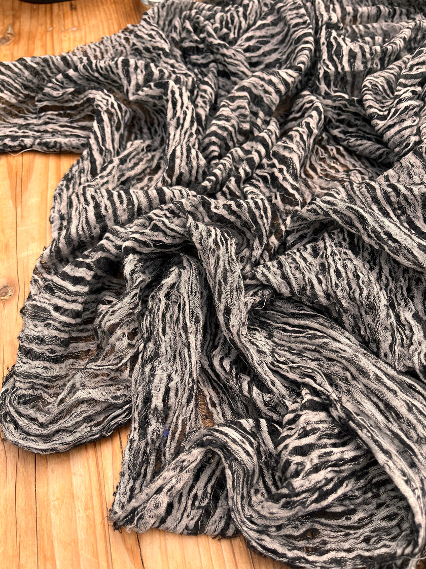 Metre Kare Siyah-Beyaz Keten Kumaş, Organik Pamuklu Kumaş, Dokulu El Dokuma Yarı Şeffaf Doğal Kumaşlar.