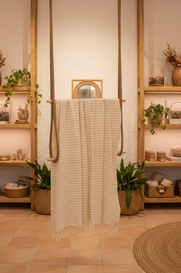 Metre ile Bej Çizgili Nötr Organik Pamuklu Kumaş, Çizgili Buruşuk Kumaş, Geniş En.