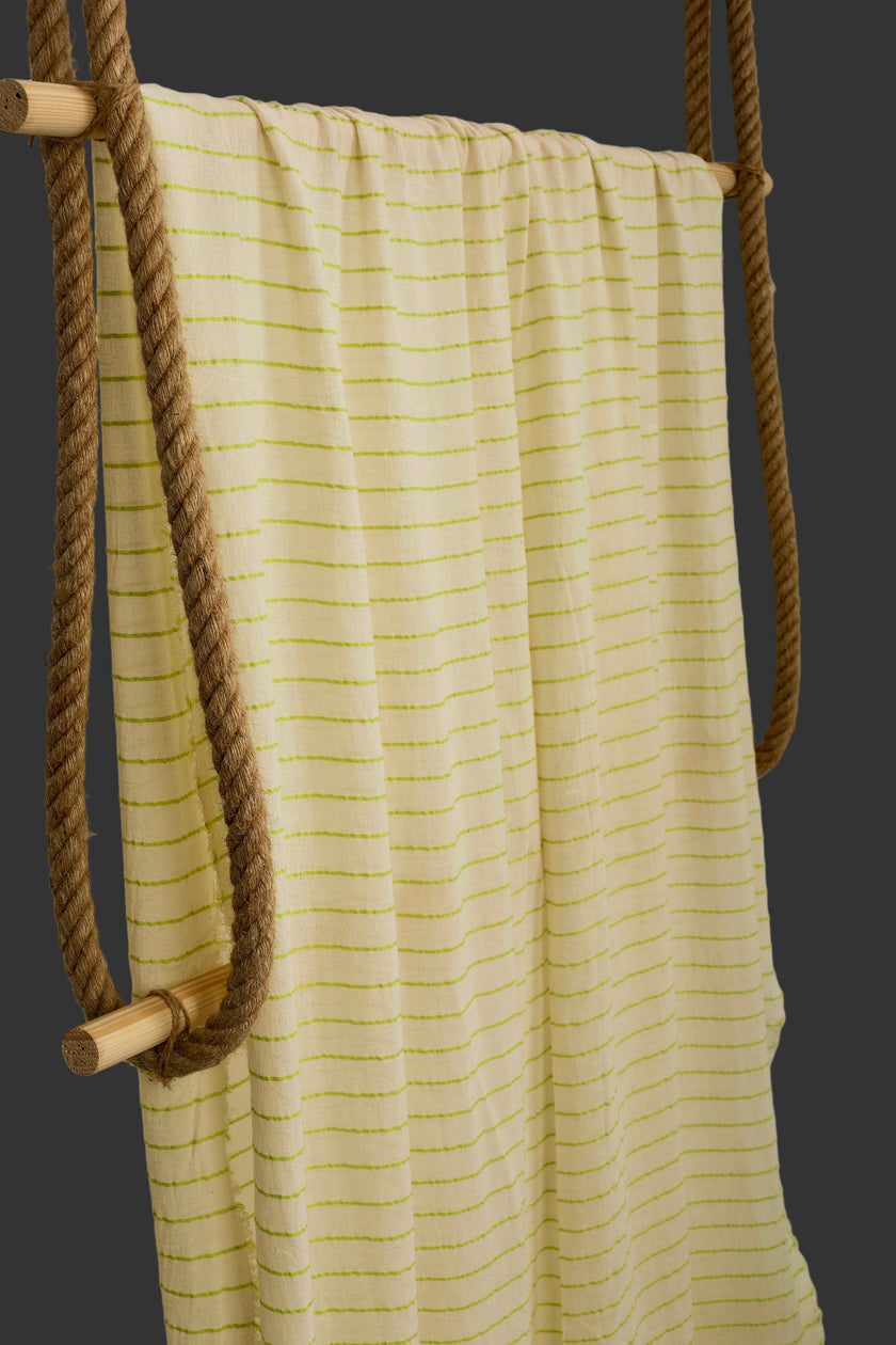 Metre ile Yeşil Çizgili Nötr Organik Pamuklu Kumaş, Çizgili Buruşuk Kumaş, Geniş En.