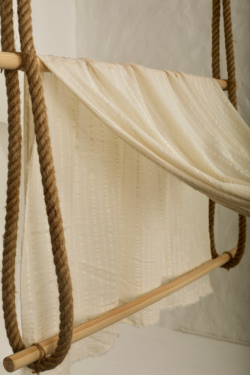 Metre ile Beyaz Çizgili Nötr Organik Pamuklu Kumaş, Çizgili Buruşuk Kumaş, Geniş En.