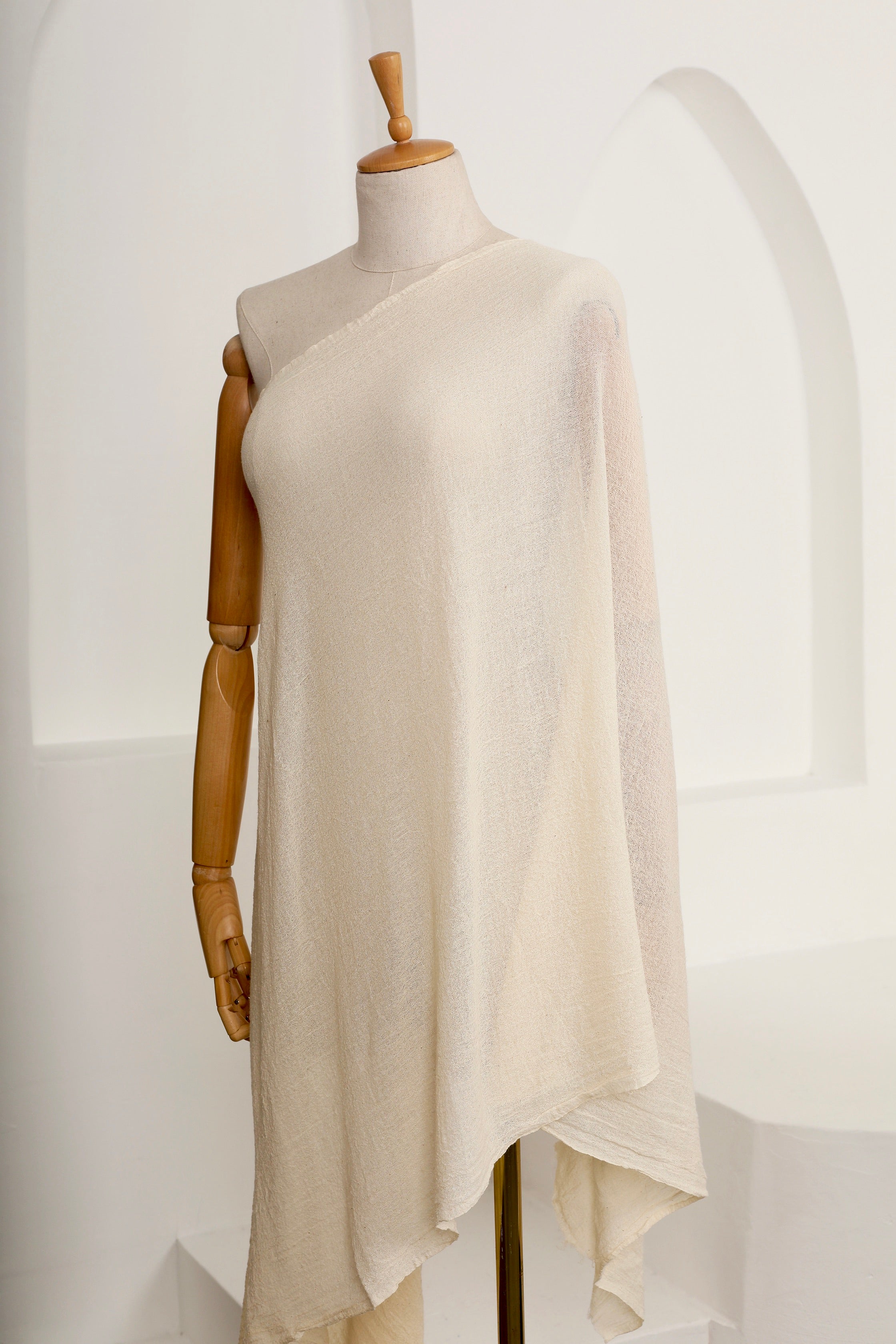 Tissu froissé en coton turc texturé spécial : qualité unique pour les robes d'été kimono et les tenues de nouveau-né | Options de gaze, transparentes et extensibles.