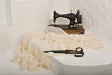 Tissu en lin par cour, tissu en coton biologique, tissus naturels semi-transparents texturés / non blanchis, blanc ivoire.