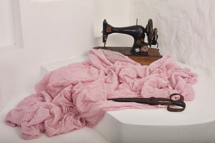 Tissu en lin rose lilas par cour, tissu en coton biologique, tissus naturels semi-transparents texturés.