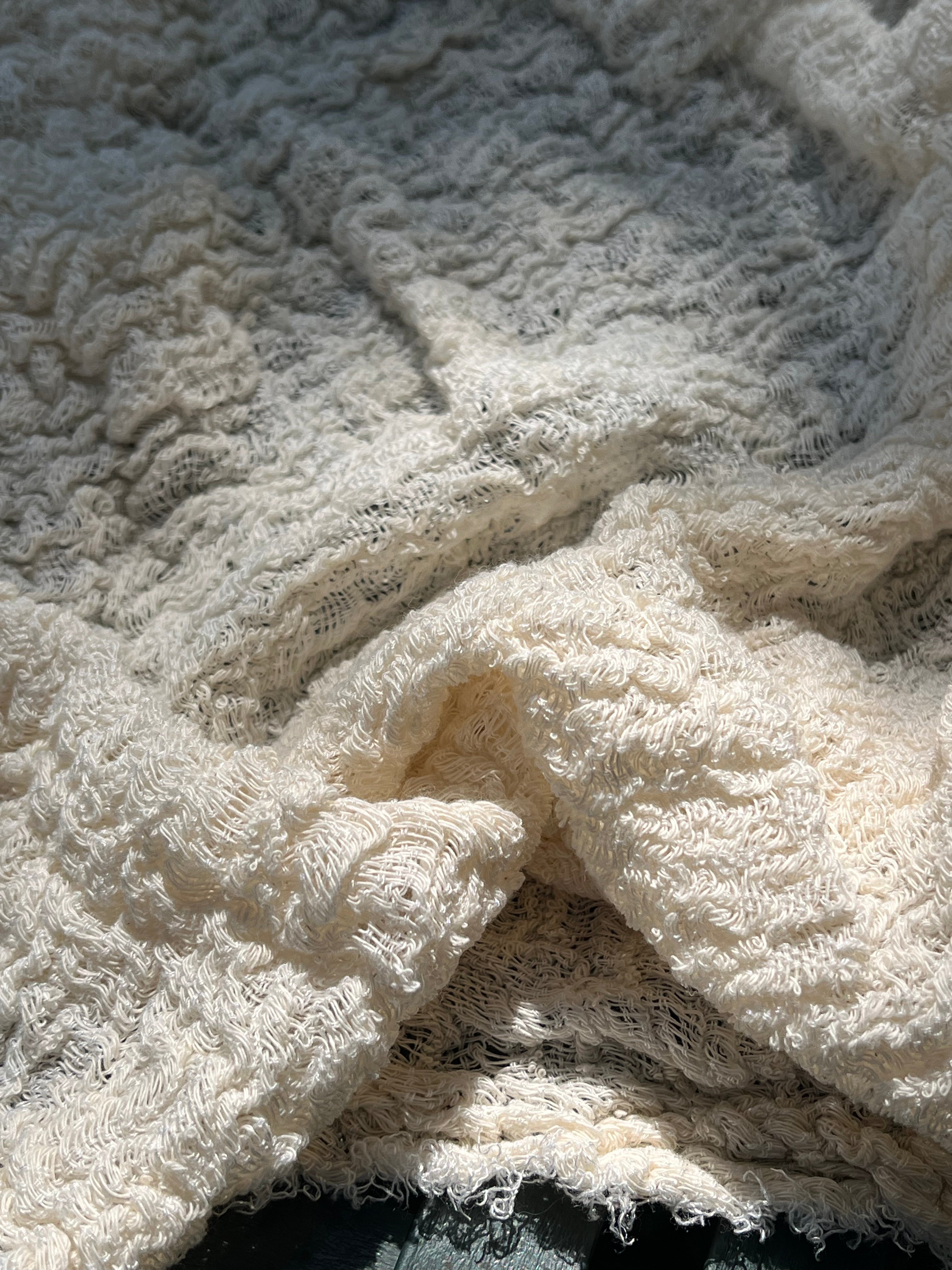 Tissu en lin par cour, tissu en coton biologique, tissus naturels semi-transparents texturés / non blanchis, blanc ivoire.