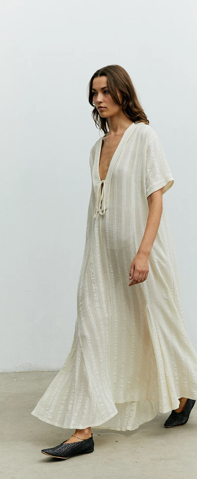 Tissu en coton lin adouci doux et fluide à larges rayures de poids moyen par mètre 200 g/m2 – Pour le rembourrage à rayures de style français ou les projets de couture pour kimono ou pantalon – Tissus d'ameublement naturels de 235 cm de largeur.