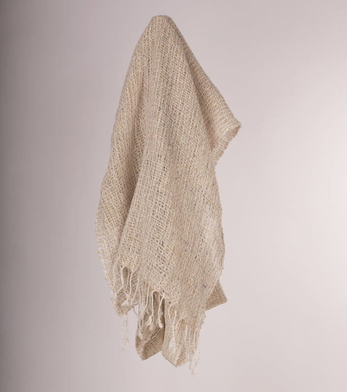 Tissu en lin écru blanc ivoire par cour, tissu en coton biologique, tissus naturels semi-transparents texturés à la main.