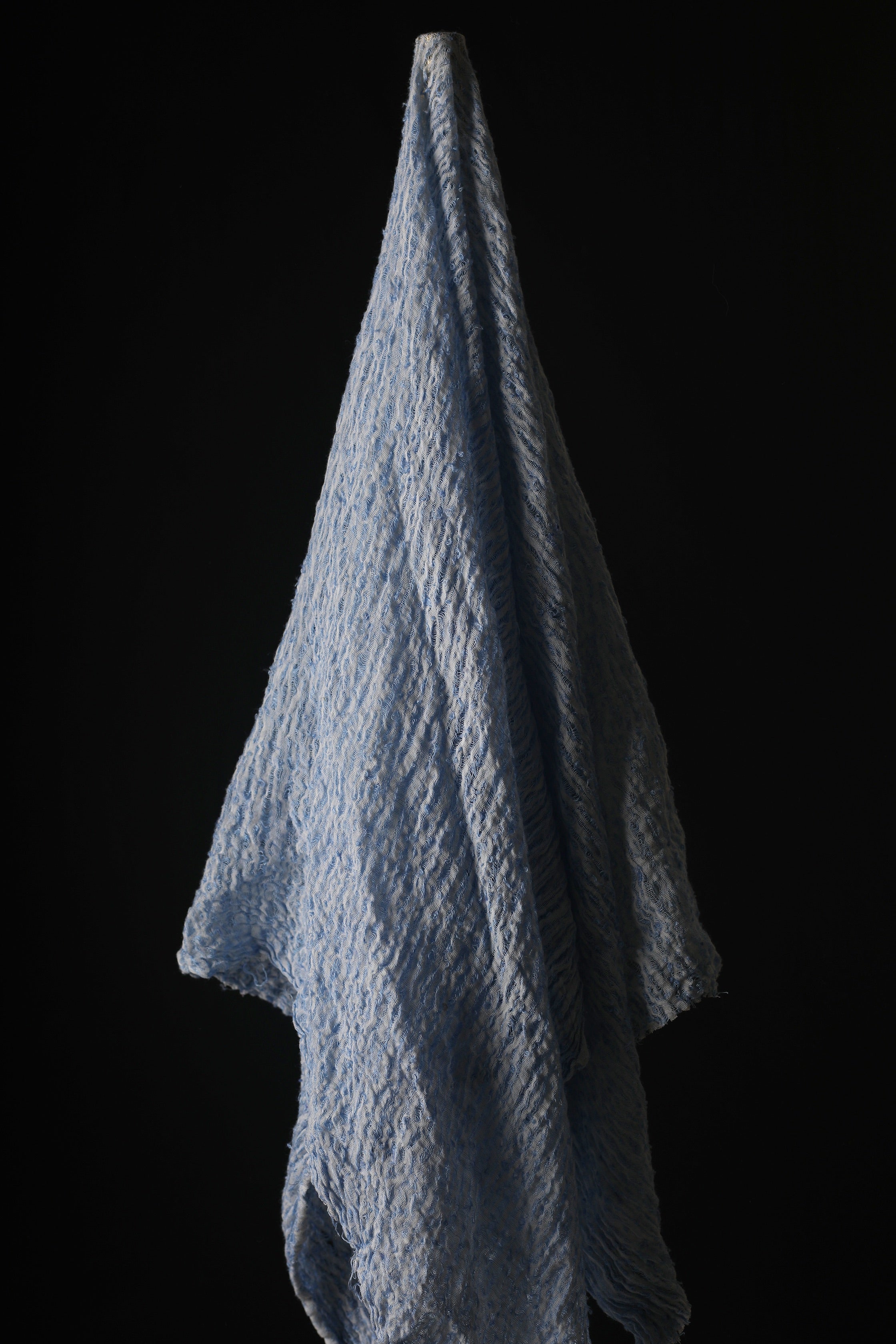 Tissus naturels uniques bleu clair : mélange de lin en coton funky, transparent et texturé | Tissus spéciaux de qualité avec texture 3D pour les créations estivales.