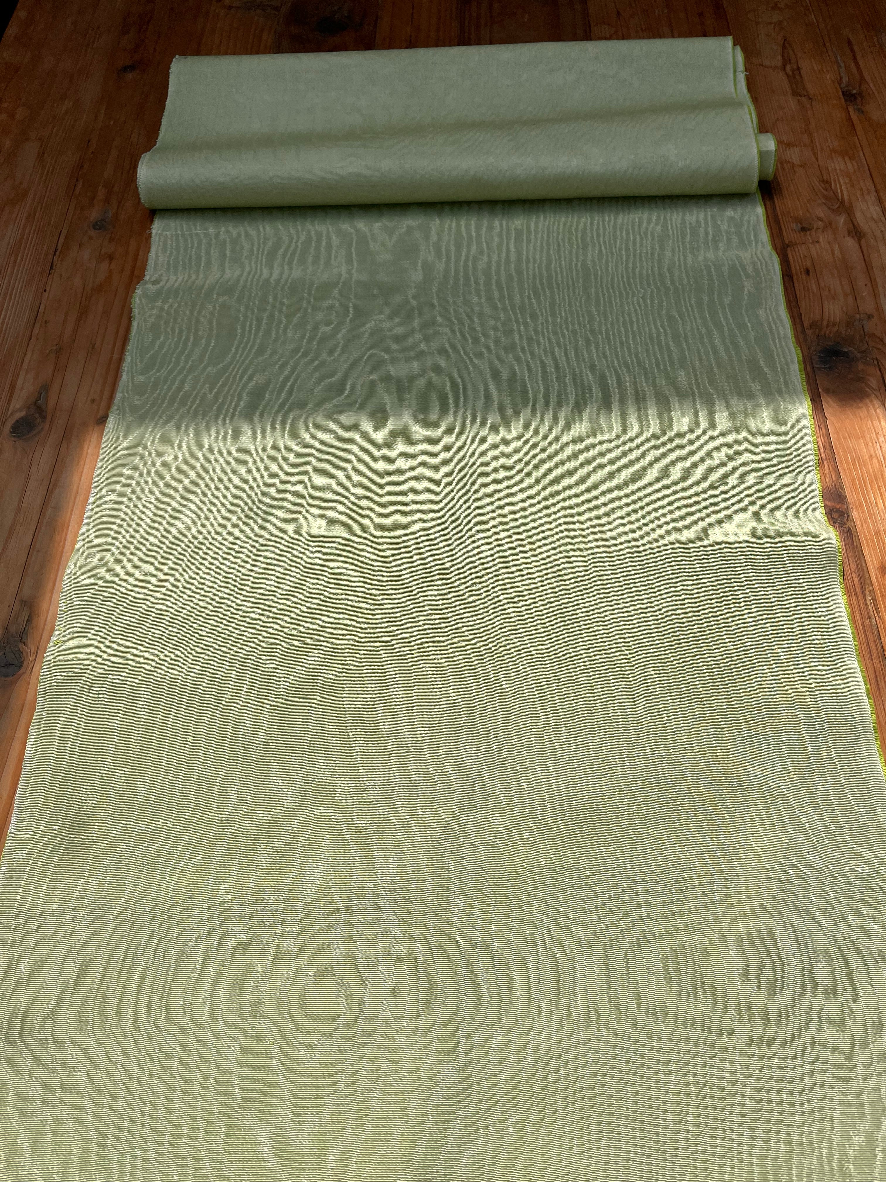 Osmanlı Başlıklı Pastel Yeşil Lüks İpek Döşeme, Ev Tekstili İç Mekan Kumaşları: Yastık Kılıfları, Kimono Esintili Tasarımlar, Filigran Desenleri.