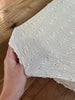 Tissu froissé extensible en coton texturé neutre : qualité unique pour les jupes d'été kimono, tenues pour nouveau-nés | Options extensibles, tissées à la main.