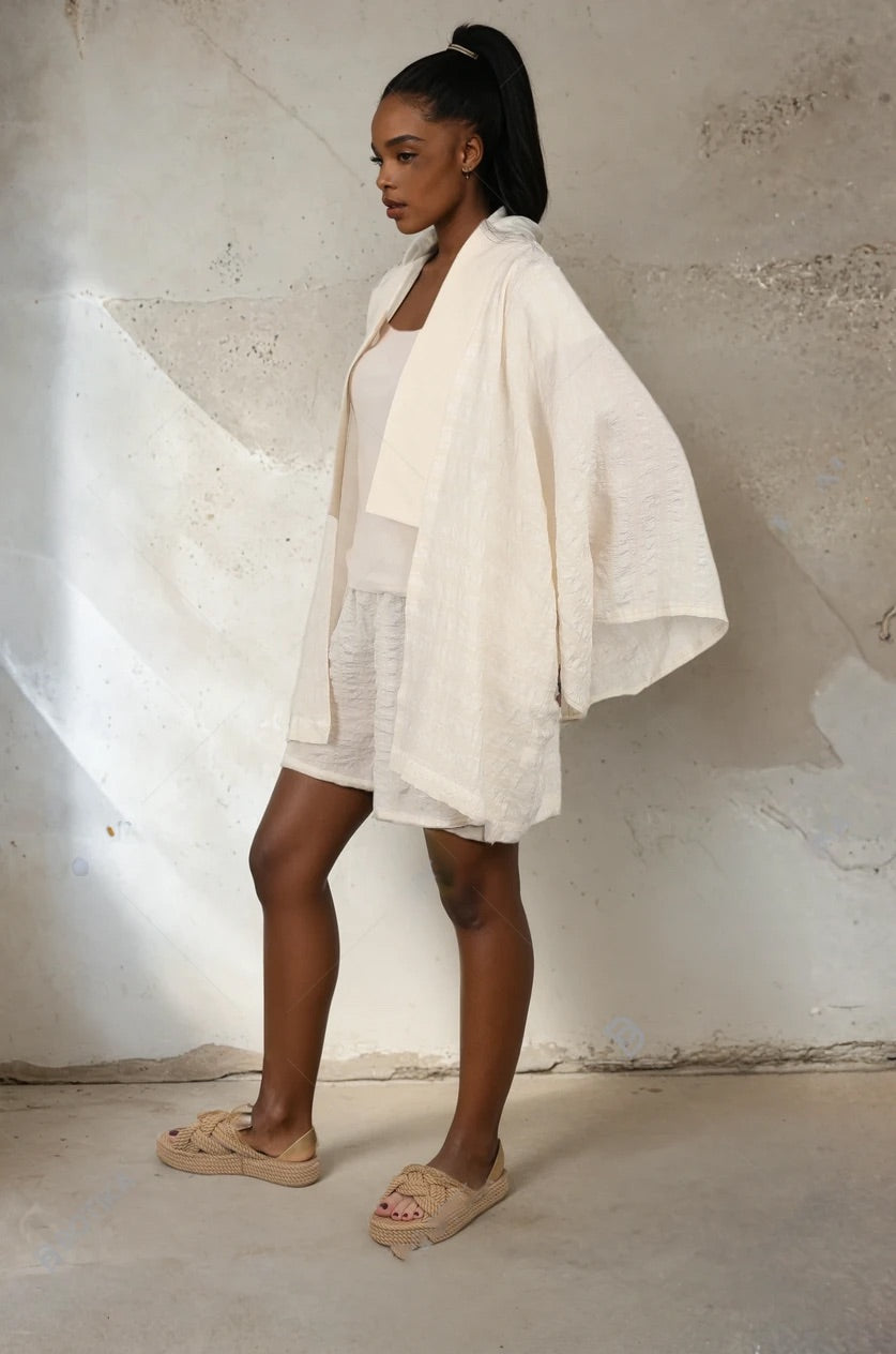 Doğadan Esinlenen Bir Stil İçin Çizgili ve Dokulu İpek Keten Kumaşlar