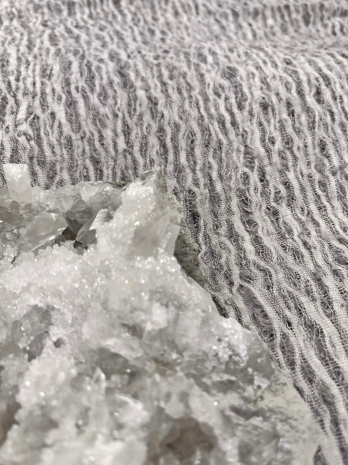 Metreyle Açık Gri Keten Kumaş, Organik Pamuklu Kumaş, Dokulu El Dokuma Yarı Şeffaf Doğal Kumaşlar.