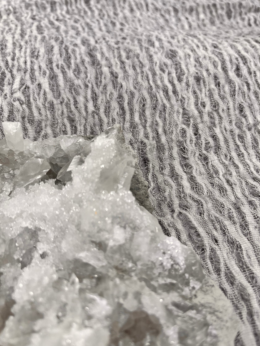 Metreyle Açık Gri Keten Kumaş, Organik Pamuklu Kumaş, Dokulu El Dokuma Yarı Şeffaf Doğal Kumaşlar.