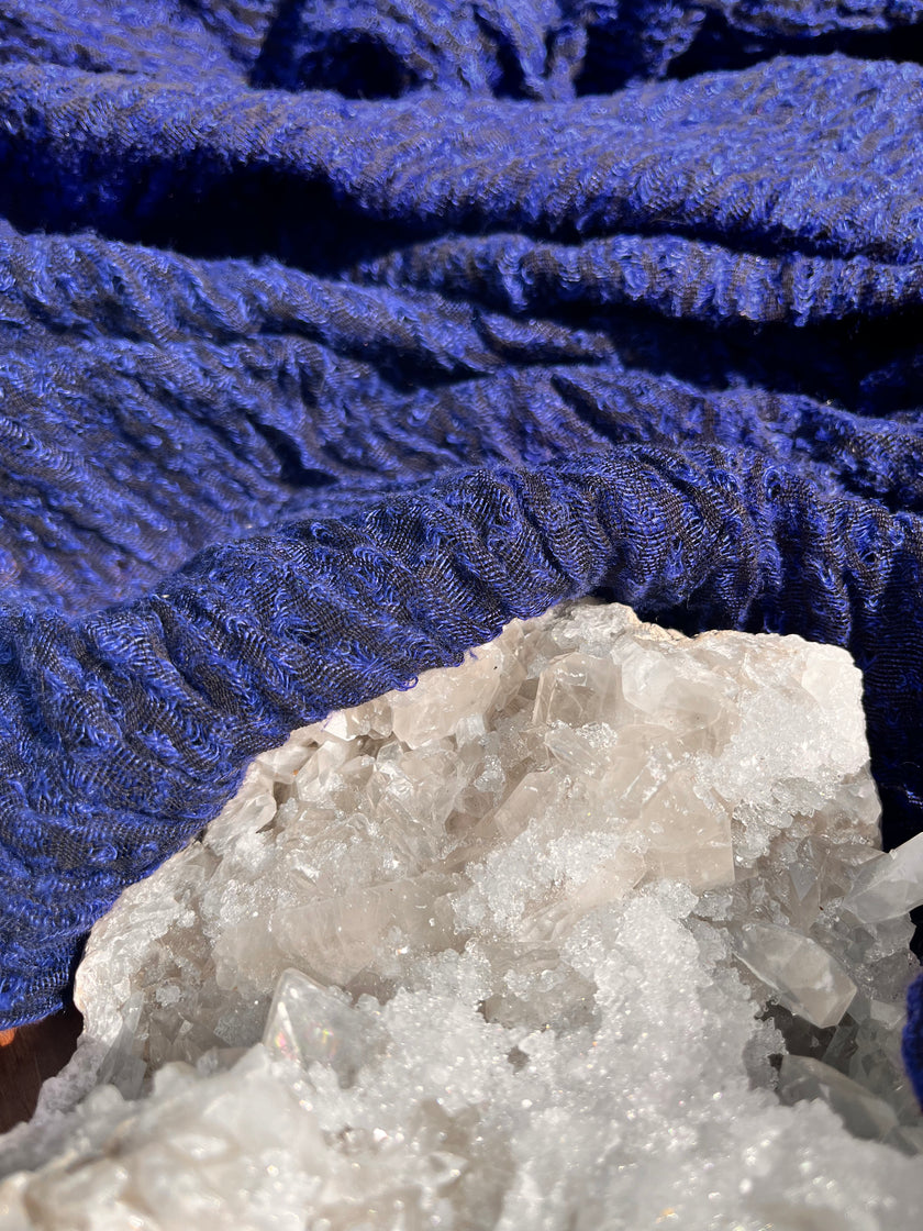 Metre Kare Indigo Mavi Keten Kumaş, Organik Pamuklu Kumaş, Dokulu El Dokuma Yarı Şeffaf Doğal Kumaşlar.