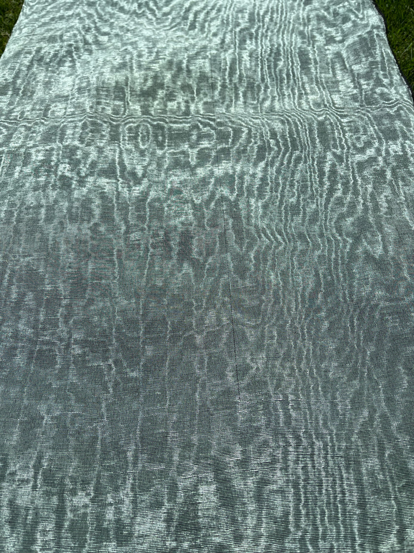 Tapisserie d'ameublement luxueuse en soie verte pour tête de lit ottomane, tissus d'intérieur pour textiles de maison : housses d'oreiller, motifs inspirés du kimono, motifs en filigrane.