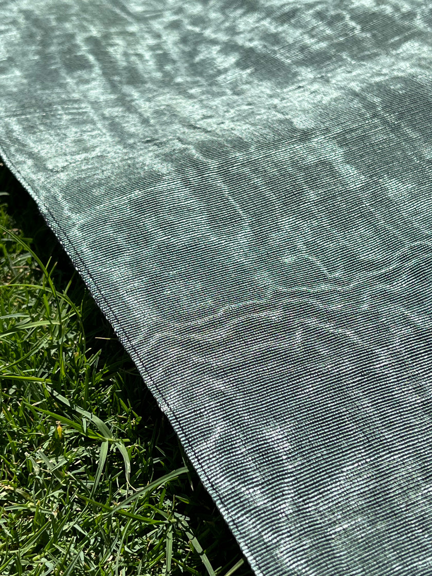 Tapisserie d'ameublement luxueuse en soie verte pour tête de lit ottomane, tissus d'intérieur pour textiles de maison : housses d'oreiller, motifs inspirés du kimono, motifs en filigrane.