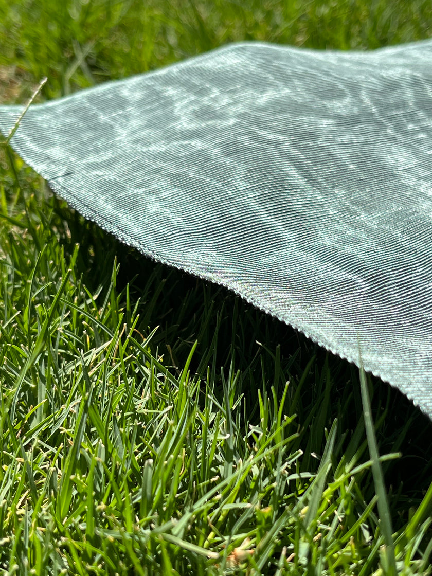 Tapisserie d'ameublement luxueuse en soie verte pour tête de lit ottomane, tissus d'intérieur pour textiles de maison : housses d'oreiller, motifs inspirés du kimono, motifs en filigrane.