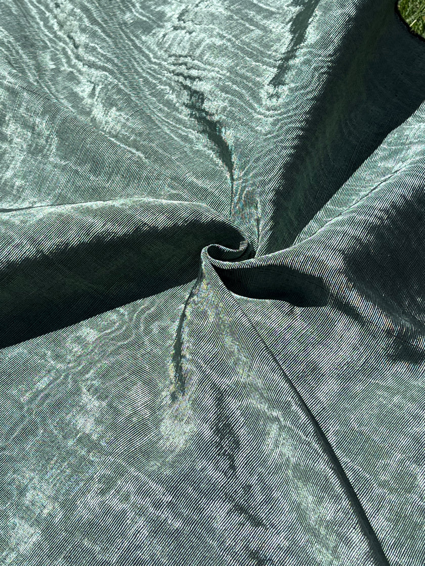 Tapisserie d'ameublement luxueuse en soie verte pour tête de lit ottomane, tissus d'intérieur pour textiles de maison : housses d'oreiller, motifs inspirés du kimono, motifs en filigrane.