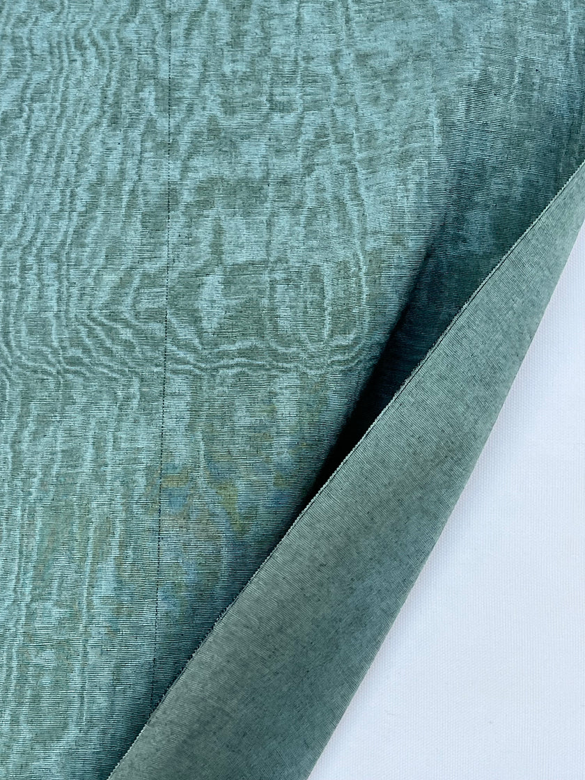 Tapisserie d'ameublement luxueuse en soie verte pour tête de lit ottomane, tissus d'intérieur pour textiles de maison : housses d'oreiller, motifs inspirés du kimono, motifs en filigrane.