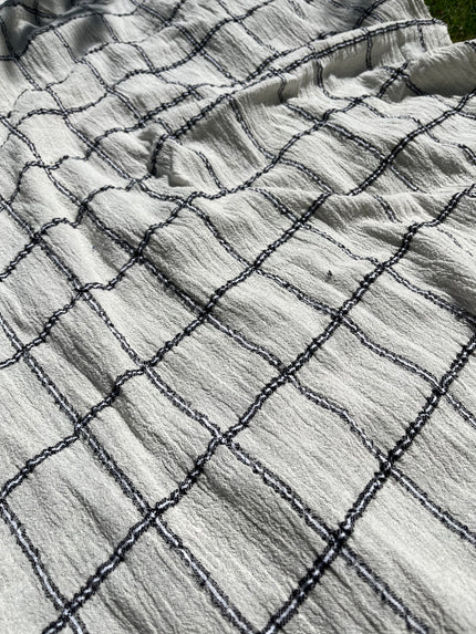 Tissu froissé en coton turc texturé spécial : qualité unique pour les robes d'été kimono et les tenues de nouveau-né | Options de gaze, transparentes et extensibles.