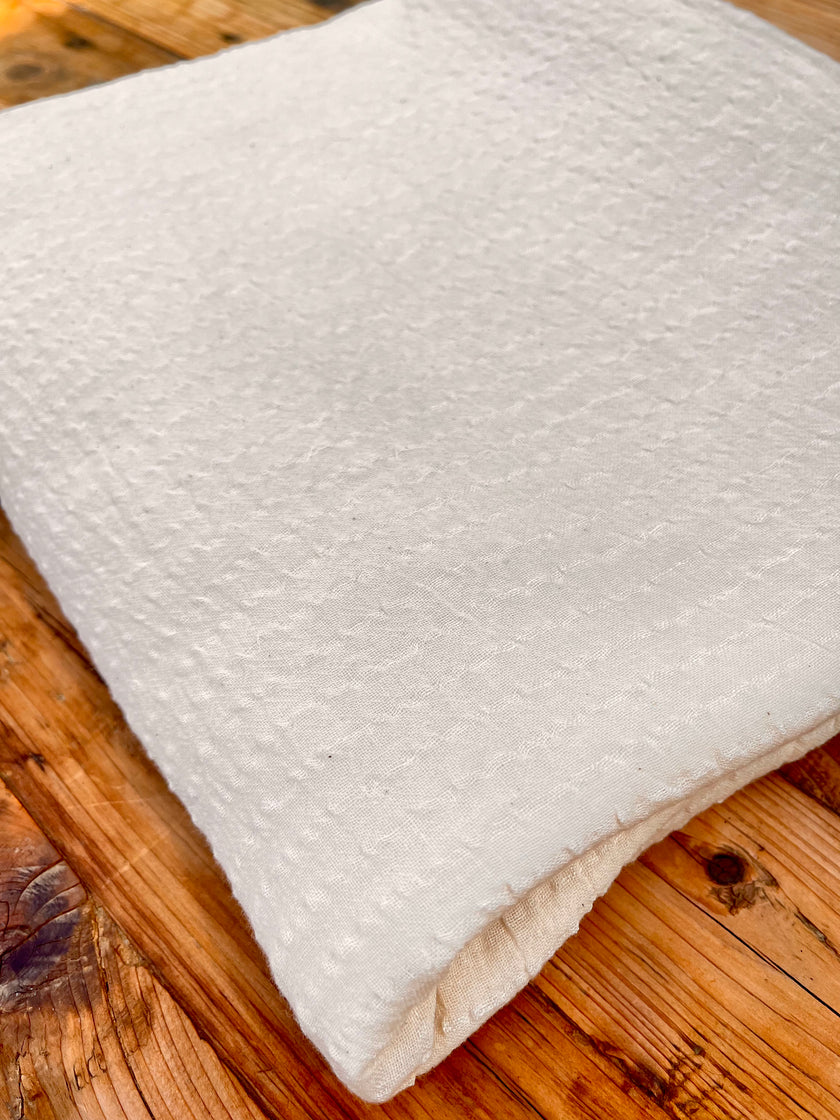 Metre ile Beyaz Çizgili Nötr Organik Pamuklu Kumaş, Çizgili Buruşuk Kumaş, Geniş En.