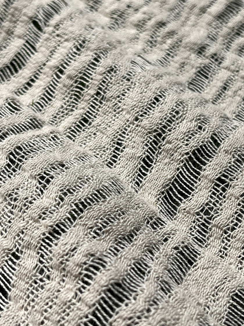 Nötr Dokulu Türk Pamuğu Buruşuk Kumaş: Kimono Yaz Elbiseleri, Yenidoğan Kıyafetleri İçin Benzersiz Kalite | Tül, Şeffaf ve Esnek Seçenekler