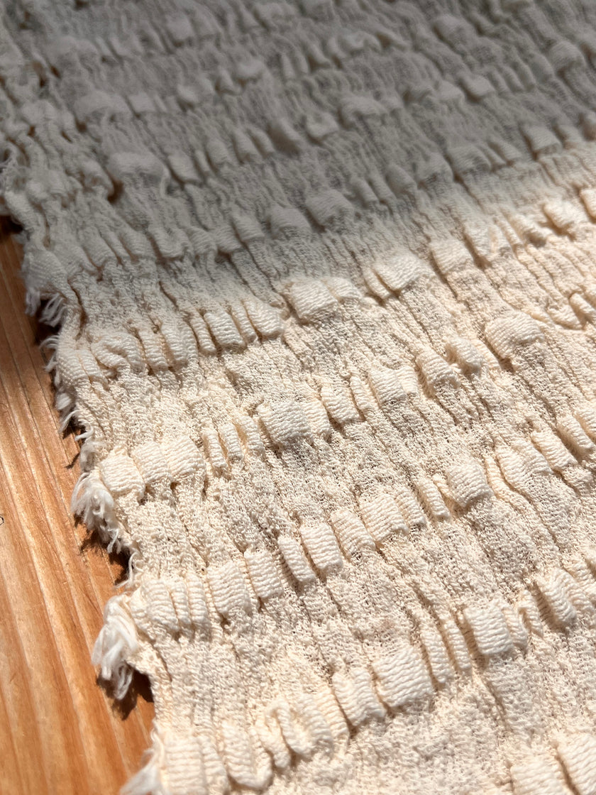 Nötr Dokulu Pamuklu Esnek Buruşuk Kumaş: Kimono Yaz Etekleri Yenidoğan Kıyafetleri İçin Benzersiz Kalite | Esnek Seçenekler, El Dokuması.