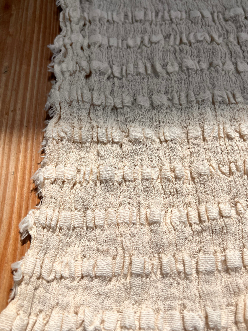 Nötr Dokulu Pamuklu Esnek Buruşuk Kumaş: Kimono Yaz Etekleri Yenidoğan Kıyafetleri İçin Benzersiz Kalite | Esnek Seçenekler, El Dokuması.