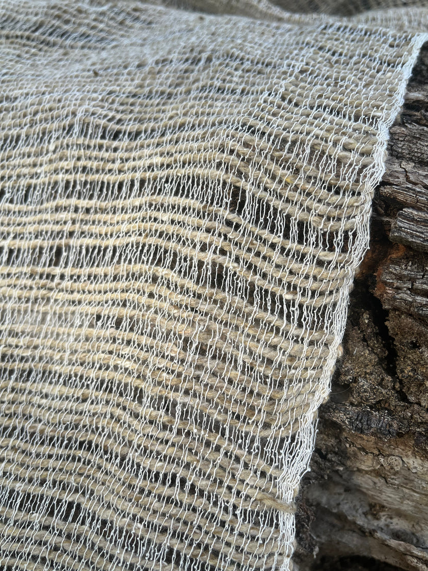 El Dokuma Doğal Kumaşlar, El Tezgahında Benzersiz Dokulu Kumaş, Özel Üretim, Özel İşçilik, Siparişe Göre Dokuma, Organik Pamuk Koyun Yünü Karışımı Geleneksel Dokumalar.