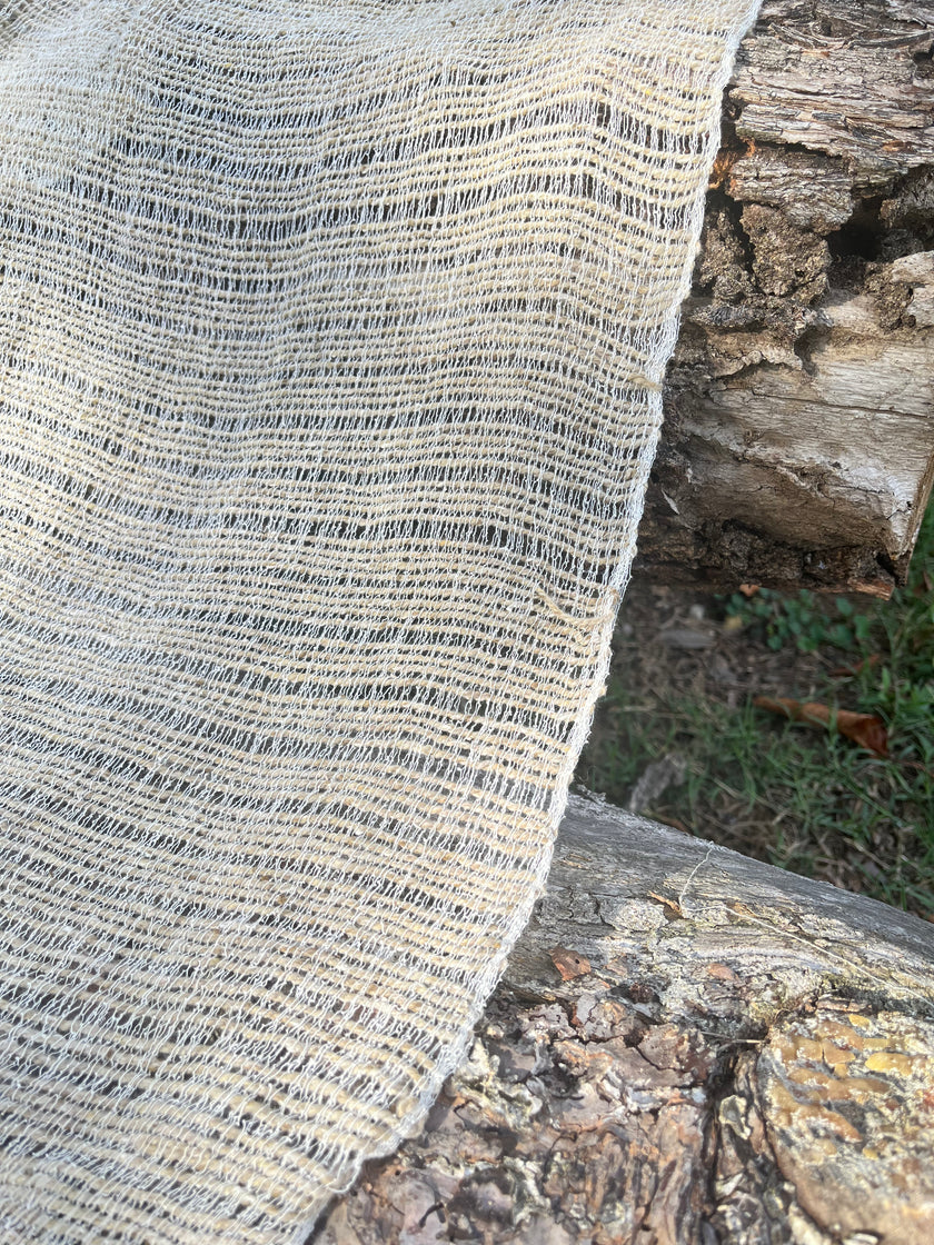 El Dokuma Doğal Kumaşlar, El Tezgahında Benzersiz Dokulu Kumaş, Özel Üretim, Özel İşçilik, Siparişe Göre Dokuma, Organik Pamuk Koyun Yünü Karışımı Geleneksel Dokumalar.