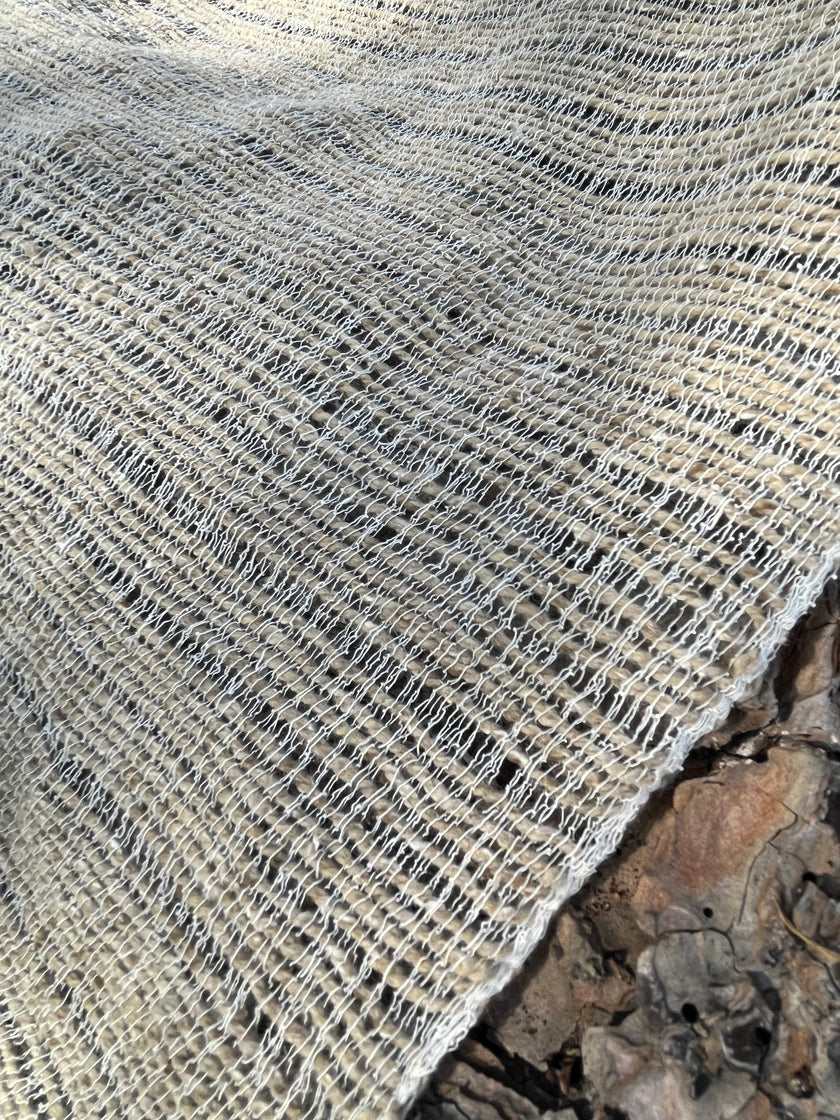 El Dokuma Doğal Kumaşlar, El Tezgahında Benzersiz Dokulu Kumaş, Özel Üretim, Özel İşçilik, Siparişe Göre Dokuma, Organik Pamuk Koyun Yünü Karışımı Geleneksel Dokumalar.