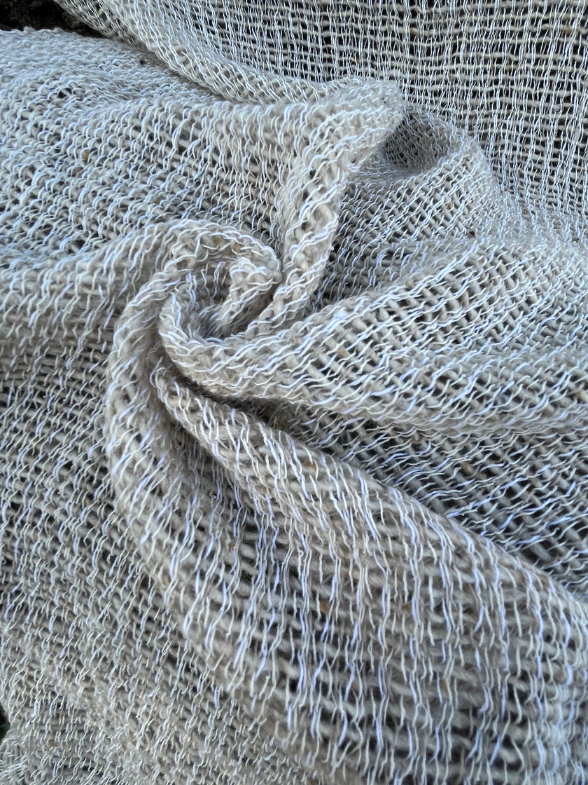 El Dokuma Doğal Kumaşlar, El Tezgahında Benzersiz Dokulu Kumaş, Özel Üretim, Özel İşçilik, Siparişe Göre Dokuma, Pamuk-Koyun Yünü Karışımı, Geleneksel Dokumalar.