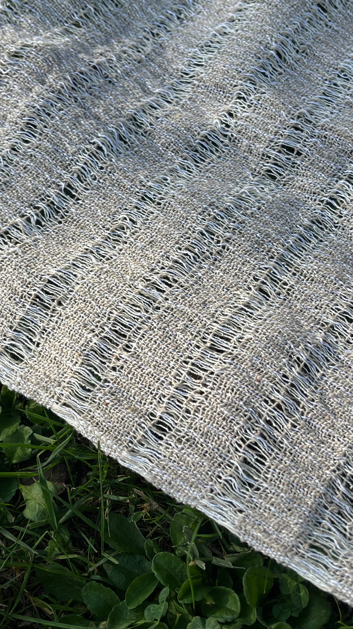 Tissu en lin écru blanc ivoire par cour, tissu en coton biologique, tissus naturels semi-transparents texturés à la main.