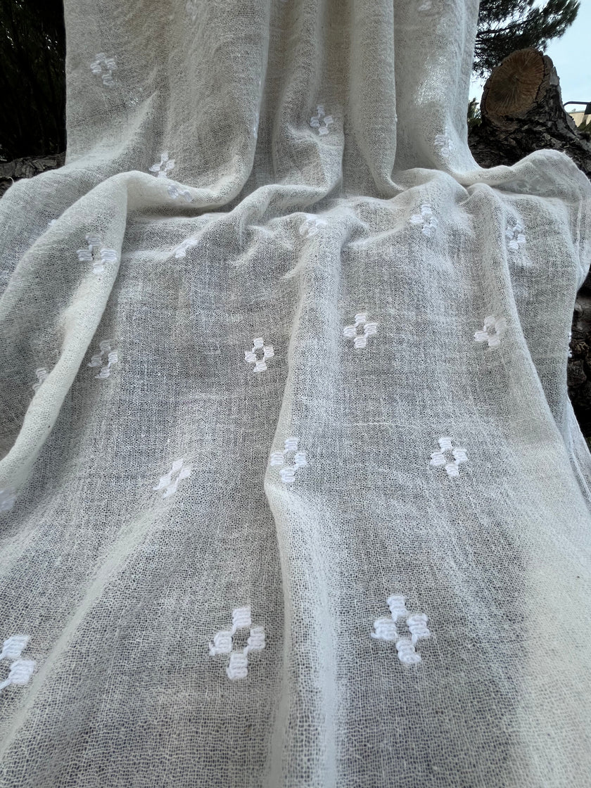 El Dokuma Doğal Kumaşlar, El Tezgahında Benzersiz Dokulu Kumaş, Özel Üretim, Özel İşçilik, Siparişe Göre Dokuma, Organik Pamuklu İşlemeli Geleneksel Dokumalar.