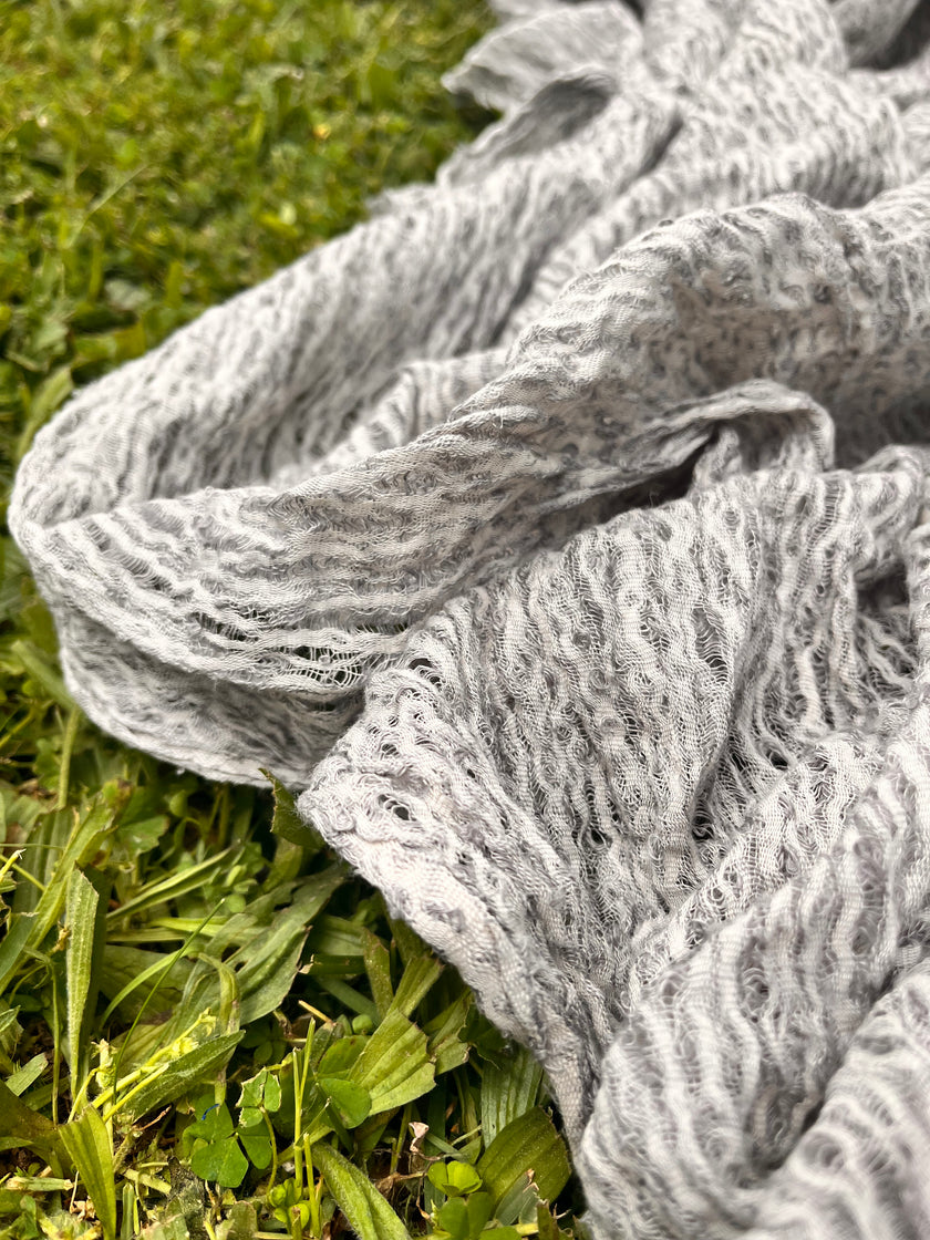 Metreyle Açık Gri Keten Kumaş, Organik Pamuklu Kumaş, Dokulu El Dokuma Yarı Şeffaf Doğal Kumaşlar.