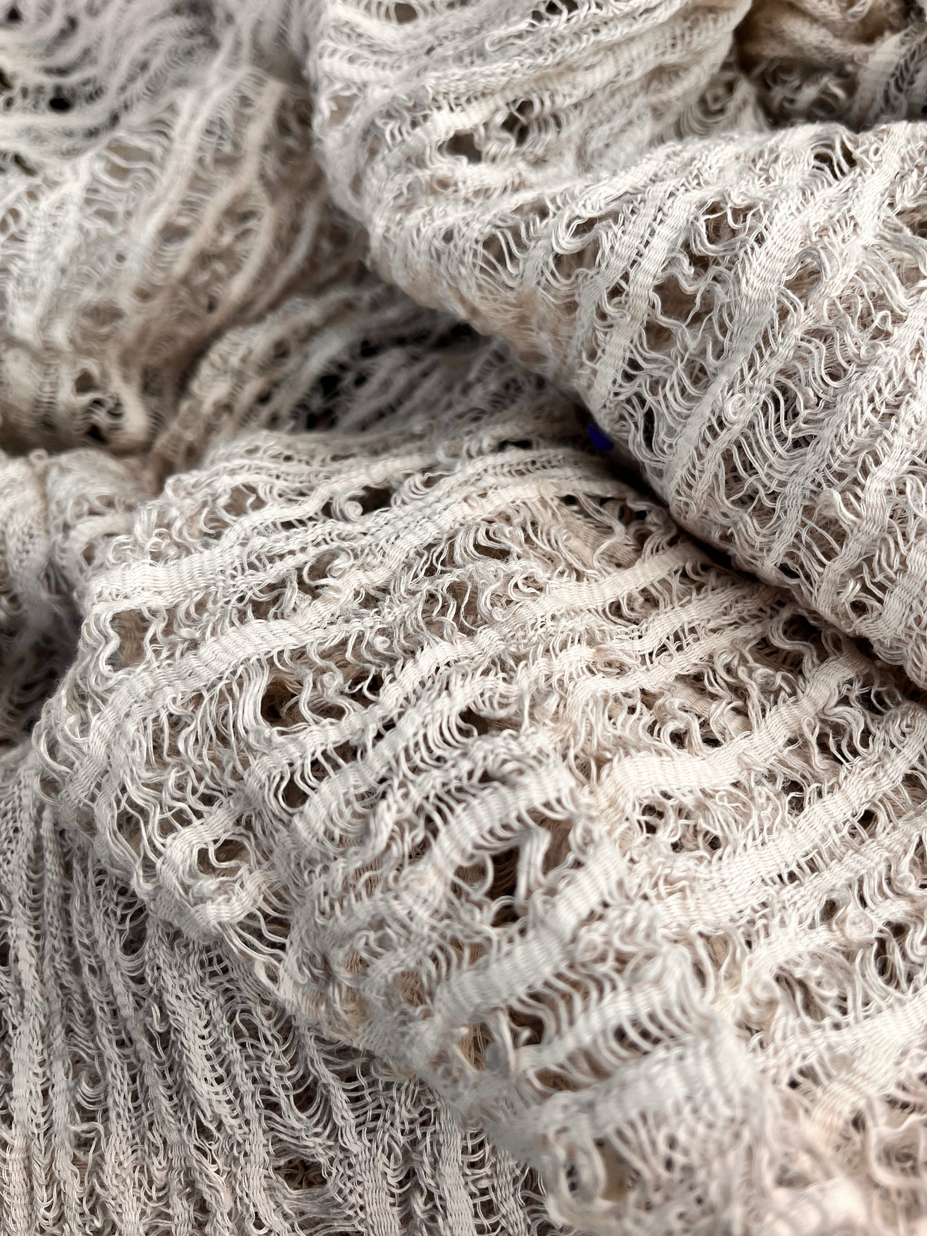 Tissus naturels uniques couleur pierre : mélange de lin en coton funky, transparent et texturé | Tissus spéciaux de qualité avec texture 3D pour les créations estivales.
