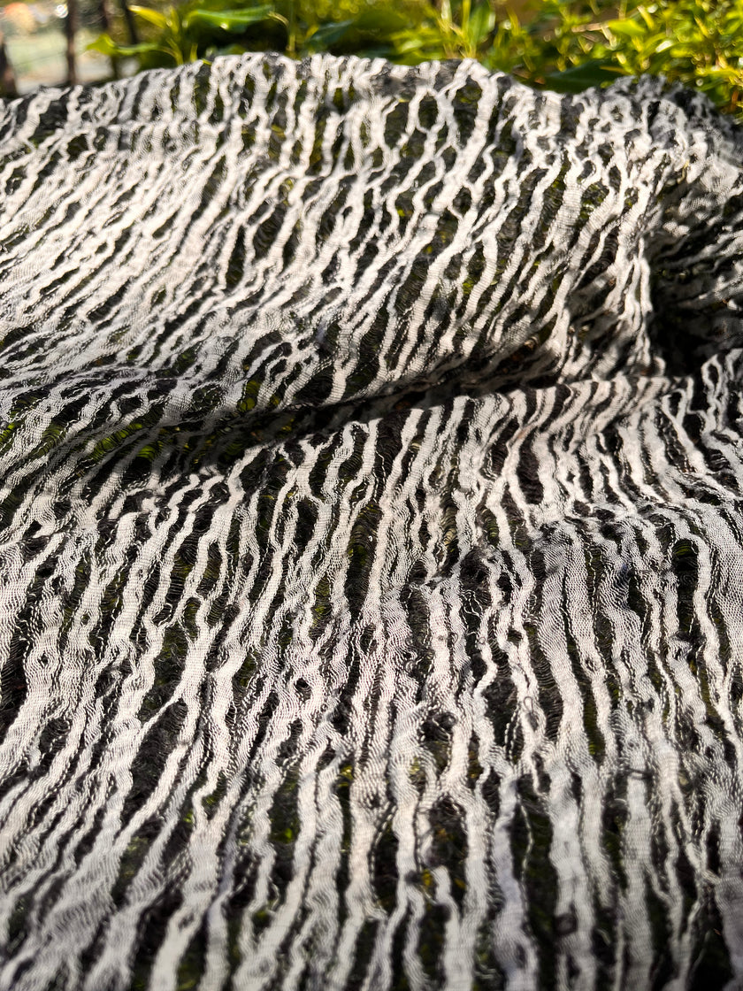 Metre Kare Siyah-Beyaz Keten Kumaş, Organik Pamuklu Kumaş, Dokulu El Dokuma Yarı Şeffaf Doğal Kumaşlar.