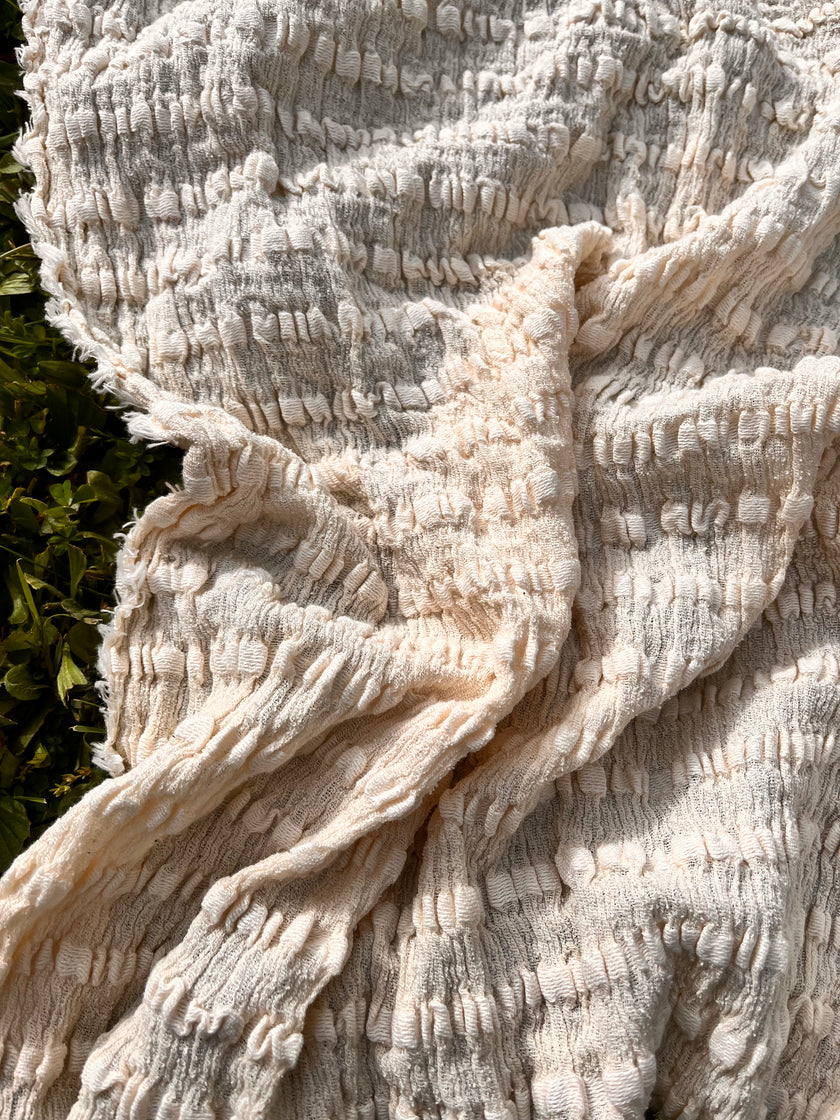 Nötr Dokulu Pamuklu Esnek Buruşuk Kumaş: Kimono Yaz Etekleri Yenidoğan Kıyafetleri İçin Benzersiz Kalite | Esnek Seçenekler, El Dokuması.