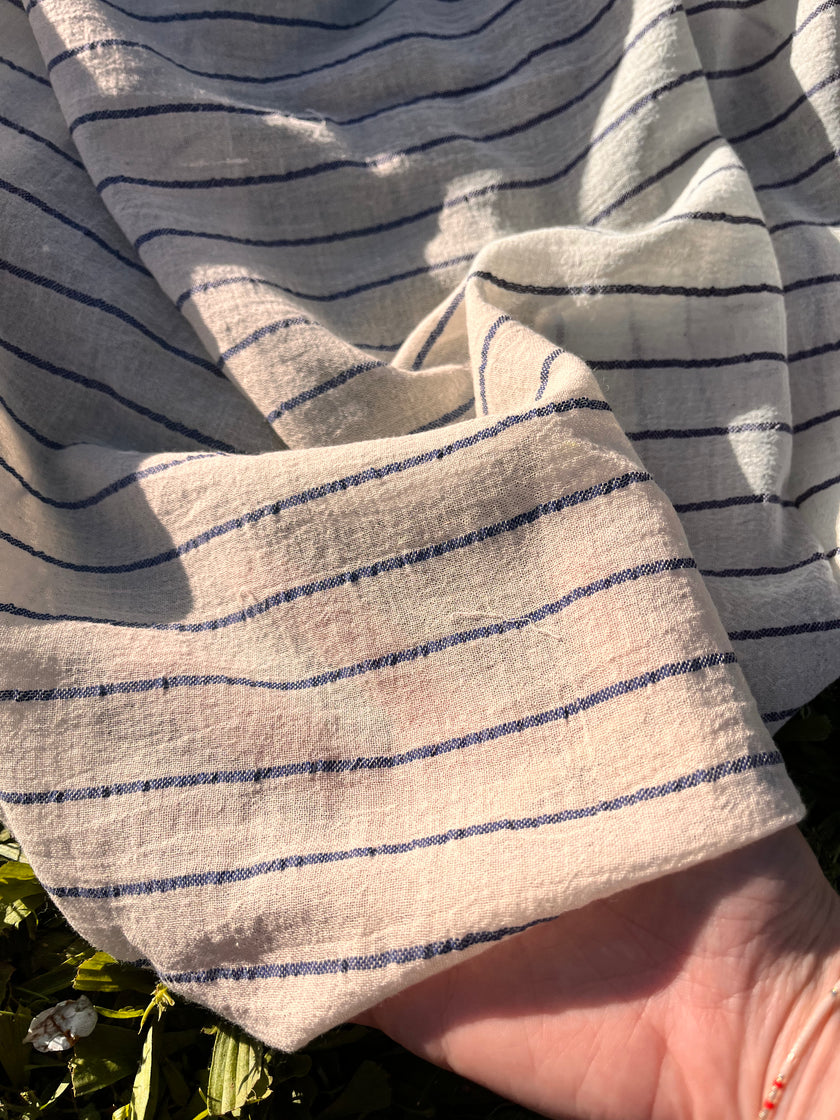 Metreyle Lacivert Çizgili Nötr Organik Pamuklu Kumaş, Çizgili Buruşuk Kumaş, Geniş Genişlik