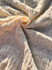 Tissu froissé extensible en coton texturé neutre : qualité unique pour les jupes d'été kimono, tenues pour nouveau-nés | Options extensibles, tissées à la main.
