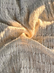 Tissu froissé extensible en coton texturé neutre : qualité unique pour les jupes d'été kimono, tenues pour nouveau-nés | Options extensibles, tissées à la main.