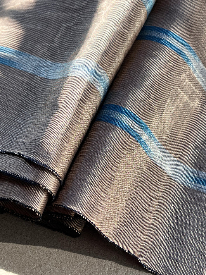 Rembourrage luxueux en soie à rayures vertes Ikat pour tête de lit ottoman, tissus d'intérieur pour textiles de maison : housses d'oreiller, motifs inspirés du kimono, motifs en filigrane.