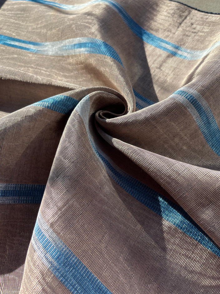 Rembourrage luxueux en soie à rayures vertes Ikat pour tête de lit ottoman, tissus d'intérieur pour textiles de maison : housses d'oreiller, motifs inspirés du kimono, motifs en filigrane.