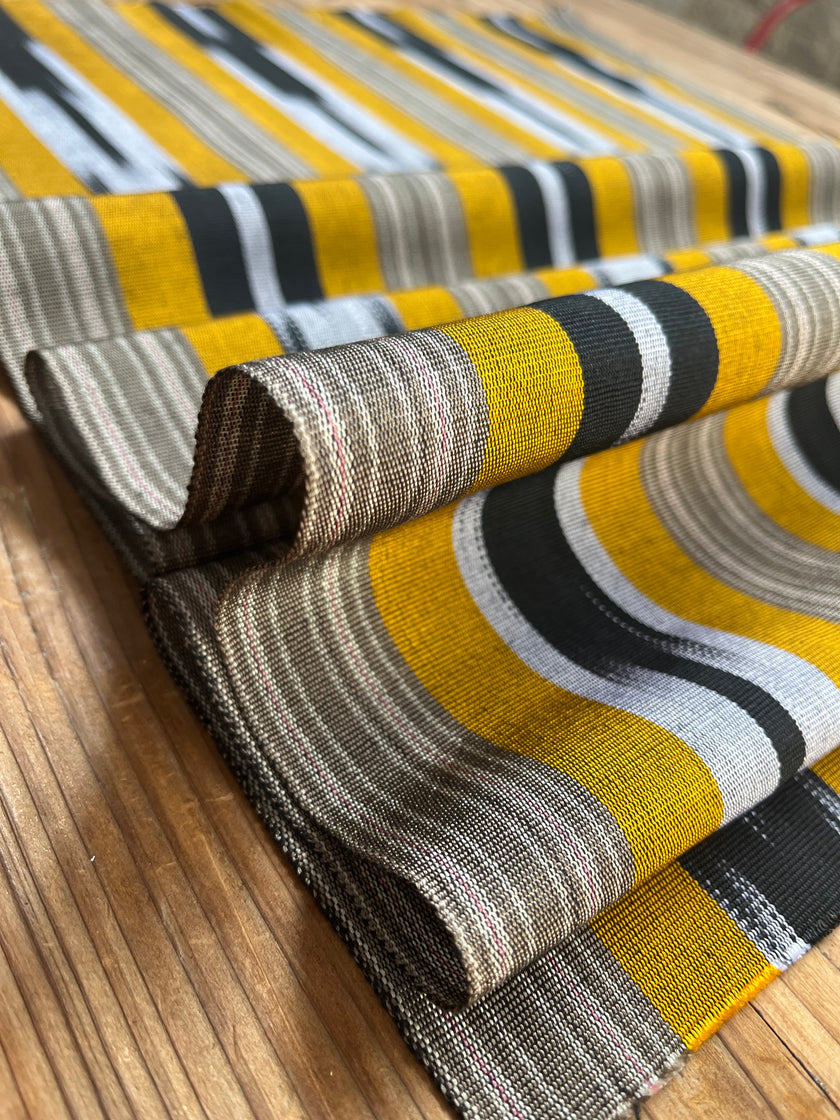 Osmanlı Başlıklı Yeşil İkat Çizgili Lüks İpek Döşeme, Ev Tekstili İç Mekan Kumaşları: Yastık Kılıfları, Kimono Esintili Tasarımlar, Filigran Desenleri.