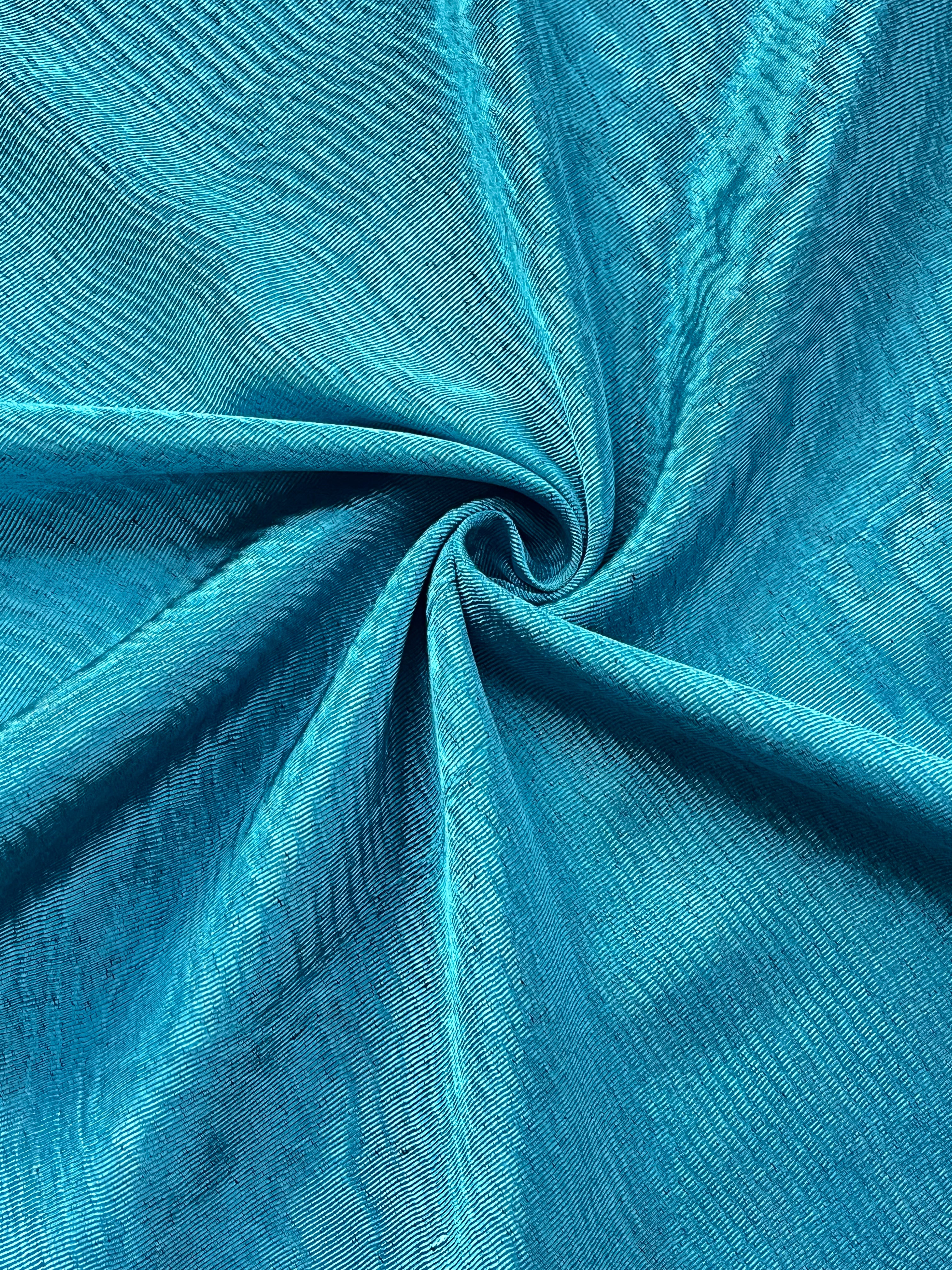 Tapisserie d'ameublement luxueuse en soie bleue pour tête de lit ottomane, tissus d'intérieur pour textiles de maison : housses d'oreiller, motifs inspirés du kimono, motifs en filigrane.