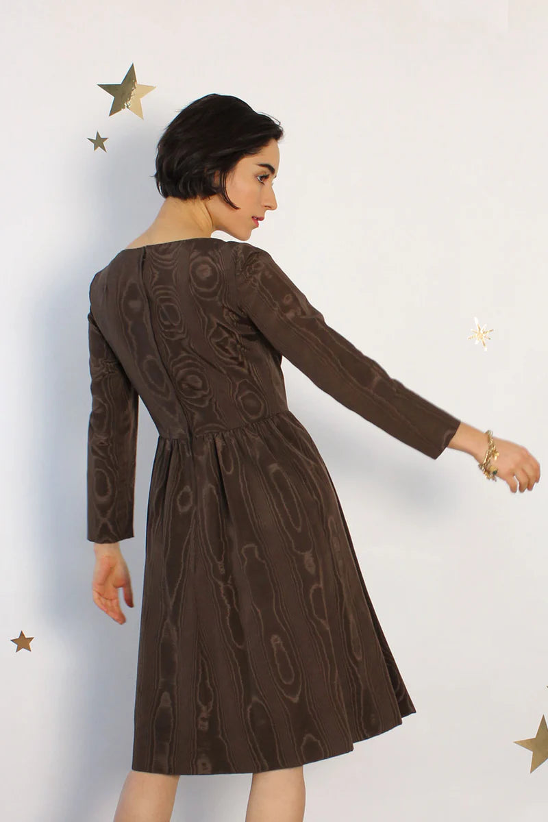 Osmanlı Başlık İçin Altın Lüks İpek Döşeme, Ev Tekstili İç Mekan Kumaşları: Yastık Kılıfları, Kimono Esintili Tasarımlar, Filigran Desenleri.