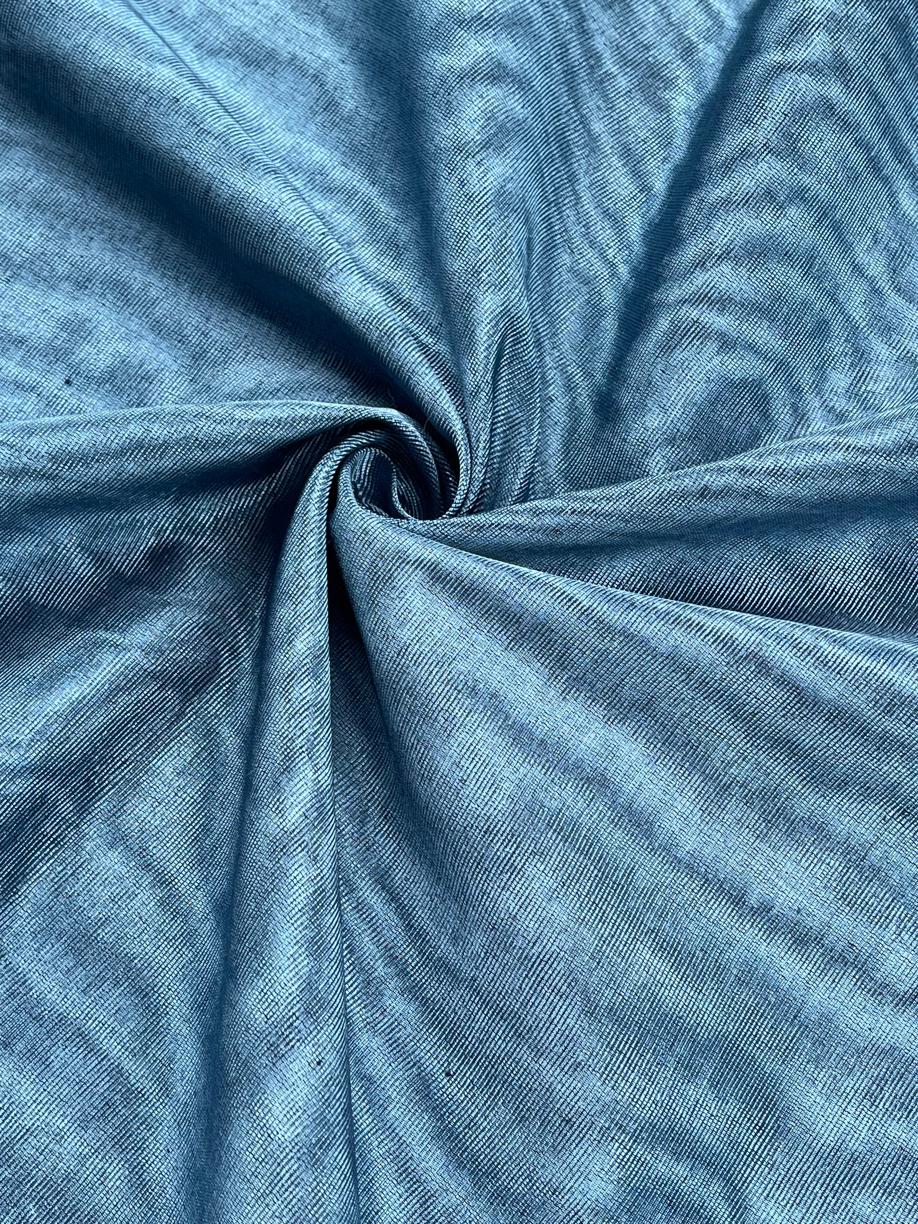 Tapisserie d'ameublement luxueuse en soie bleue pour tête de lit ottomane, tissus d'intérieur pour textiles de maison : housses d'oreiller, motifs inspirés du kimono, motifs en filigrane.