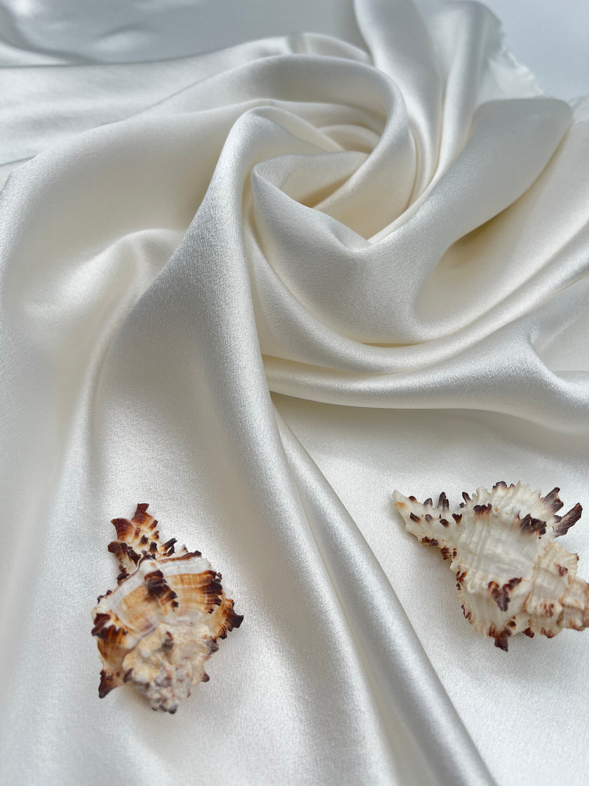 Gelinlik Beyaz Saten Saf İpek, Metre Metre İpek, İpek Şifon, Dut İpeği, İpek Metre, Ağır İpek, Lüks İpek Kumaş.