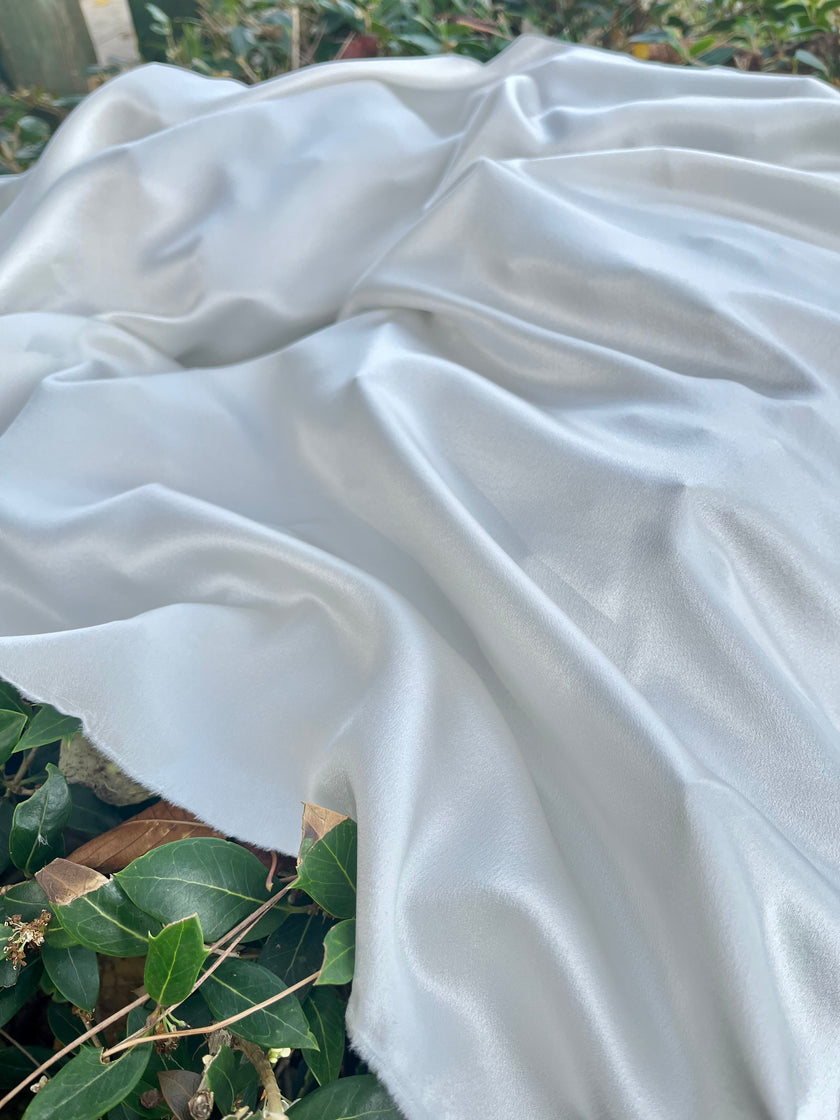Gelinlik Beyaz Saten Saf İpek, Metre Metre İpek, İpek Şifon, Dut İpeği, İpek Metre, Ağır İpek, Lüks İpek Kumaş.