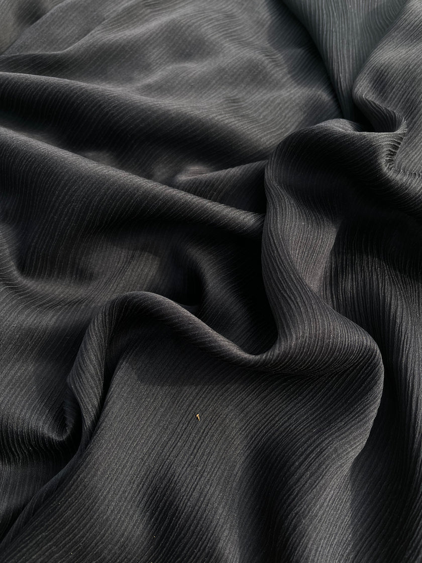 Siyah İpek, Metre İpek, Doğal İpek, İpek Şifon, Dut İpeği, İpek Duvak, İpek Metraj, Buruşuk İpek, Ekose İpek, Dokulu İpek.