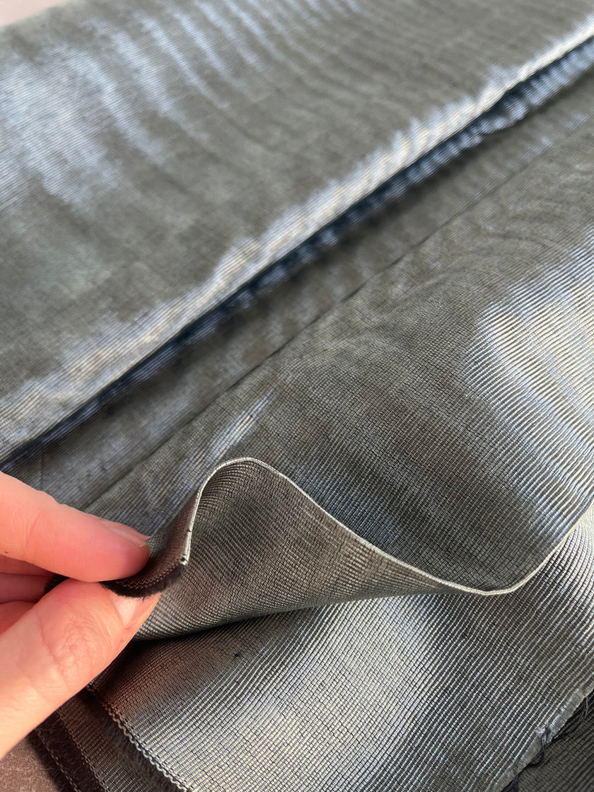 Rembourrage luxueux en soie vert sauge pour tête de lit ottoman, tissus d'intérieur pour textiles de maison : housses d'oreiller, motifs inspirés du kimono, motifs en filigrane.